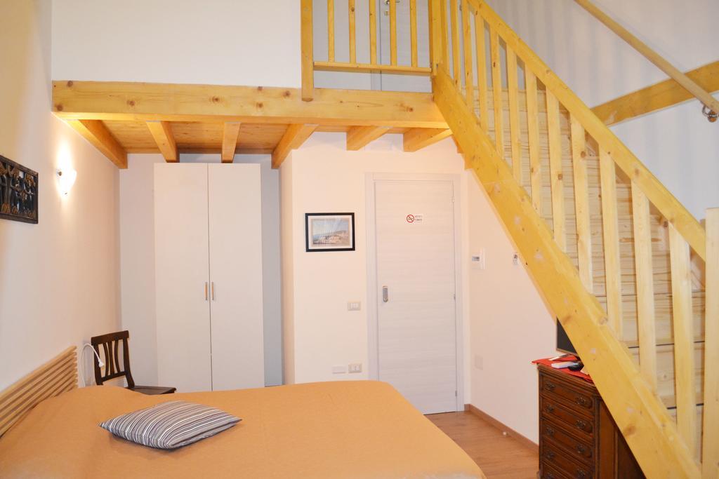 La Cattedrale Bed & Breakfast Nápoles Habitación foto